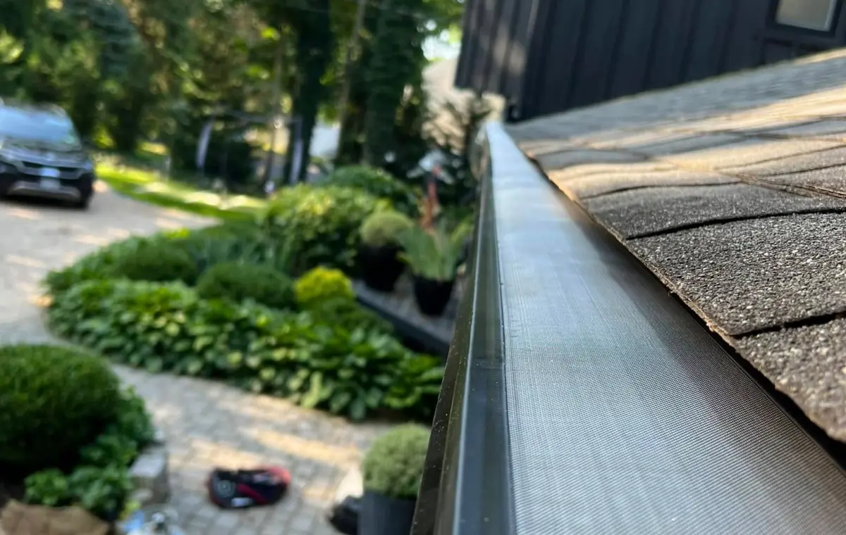 Gutter service in Long Island